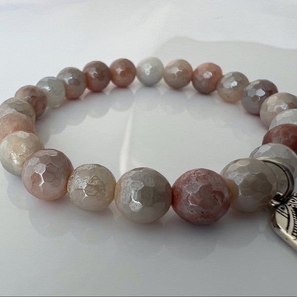 MYSTIC peach aventurine stretch bracelet - Picture 3 of 14